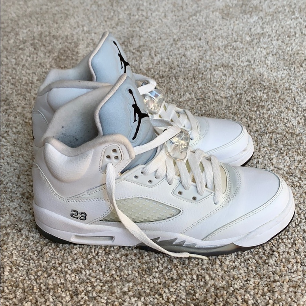 Jordan Retro 5s “metallic white” size 6Y